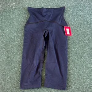 New Spanx Women’s shape wear small slims wicks smooths dress sculpts body girdle